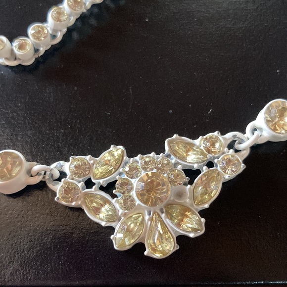 Zara rhinestone and white metal costume Neaklace - Picture 3 of 5